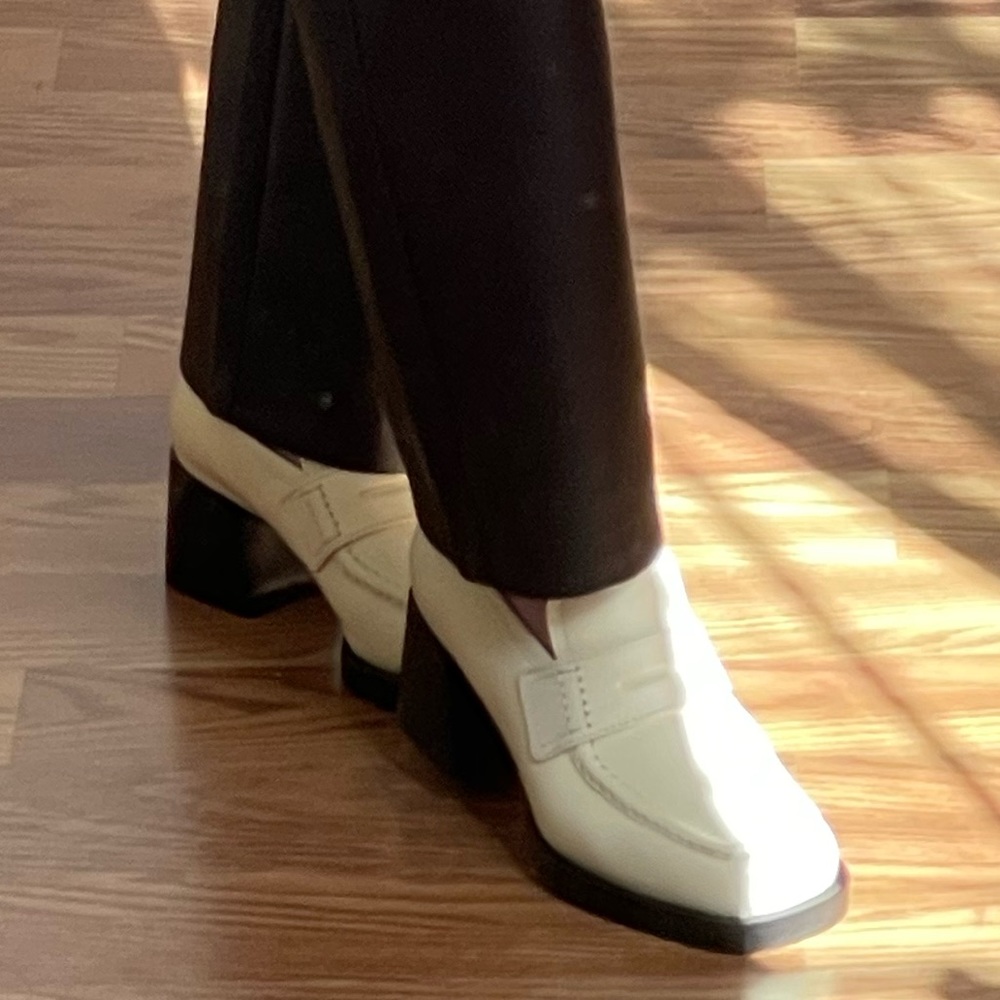 LABUCQ KITTY LOAFER IN CREAM 36